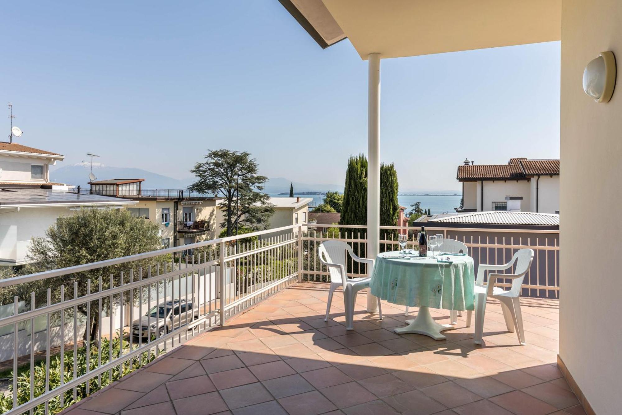 Lake Apartment Desenzano Desenzano del Garda Eksteriør bilde